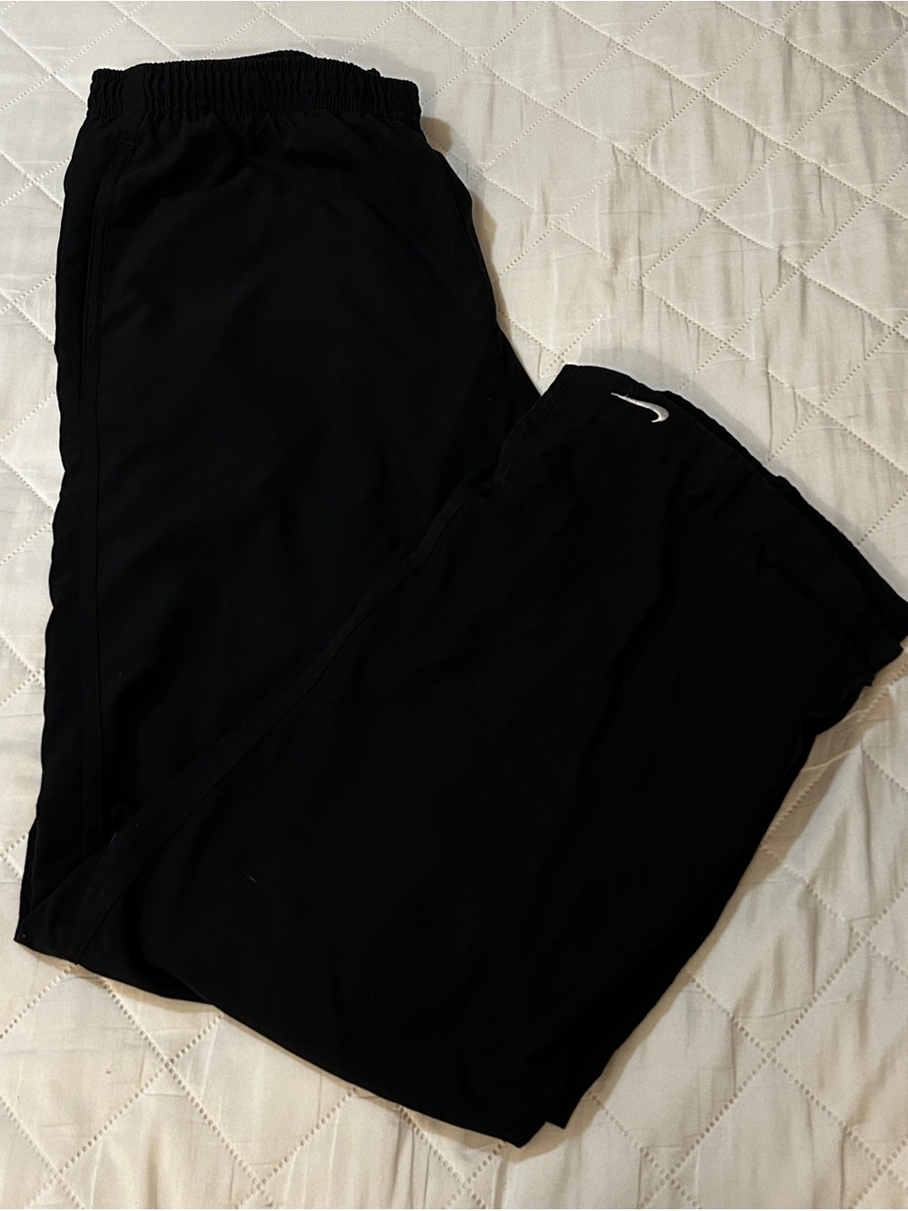 Nike Women’s Lined Black Jogger Sweatpants with White Swoosh. Size M(8-10).